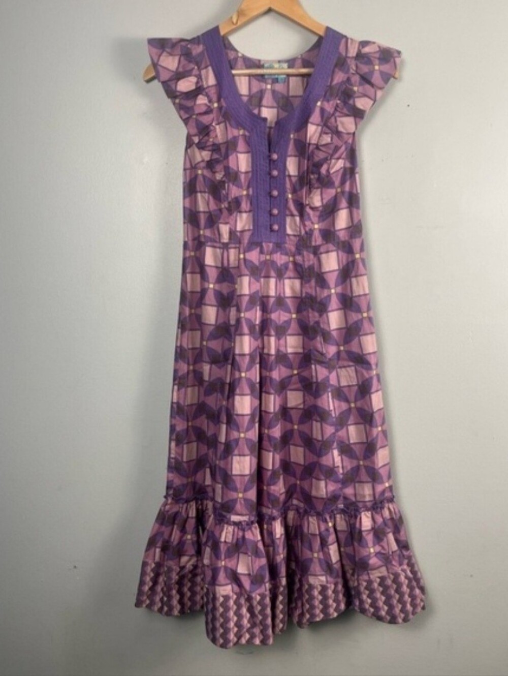 Anthropologie Plenty By Tracy Reese Dress Purple Print Midi Size 4 button ruffle